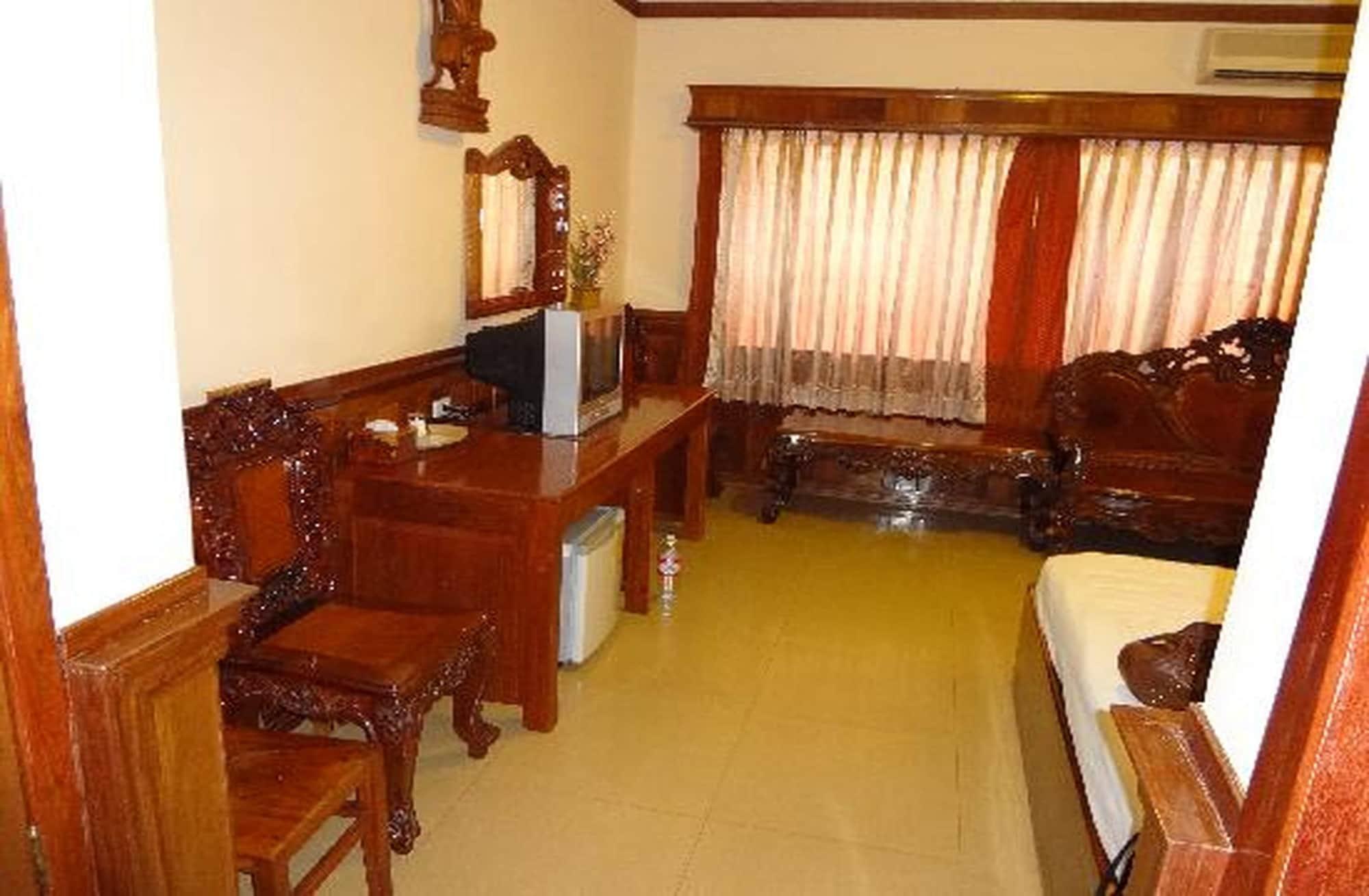 Banan Hotel Battambang Eksteriør bilde