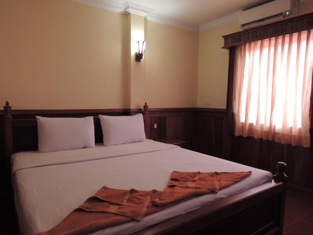 Banan Hotel Battambang Eksteriør bilde