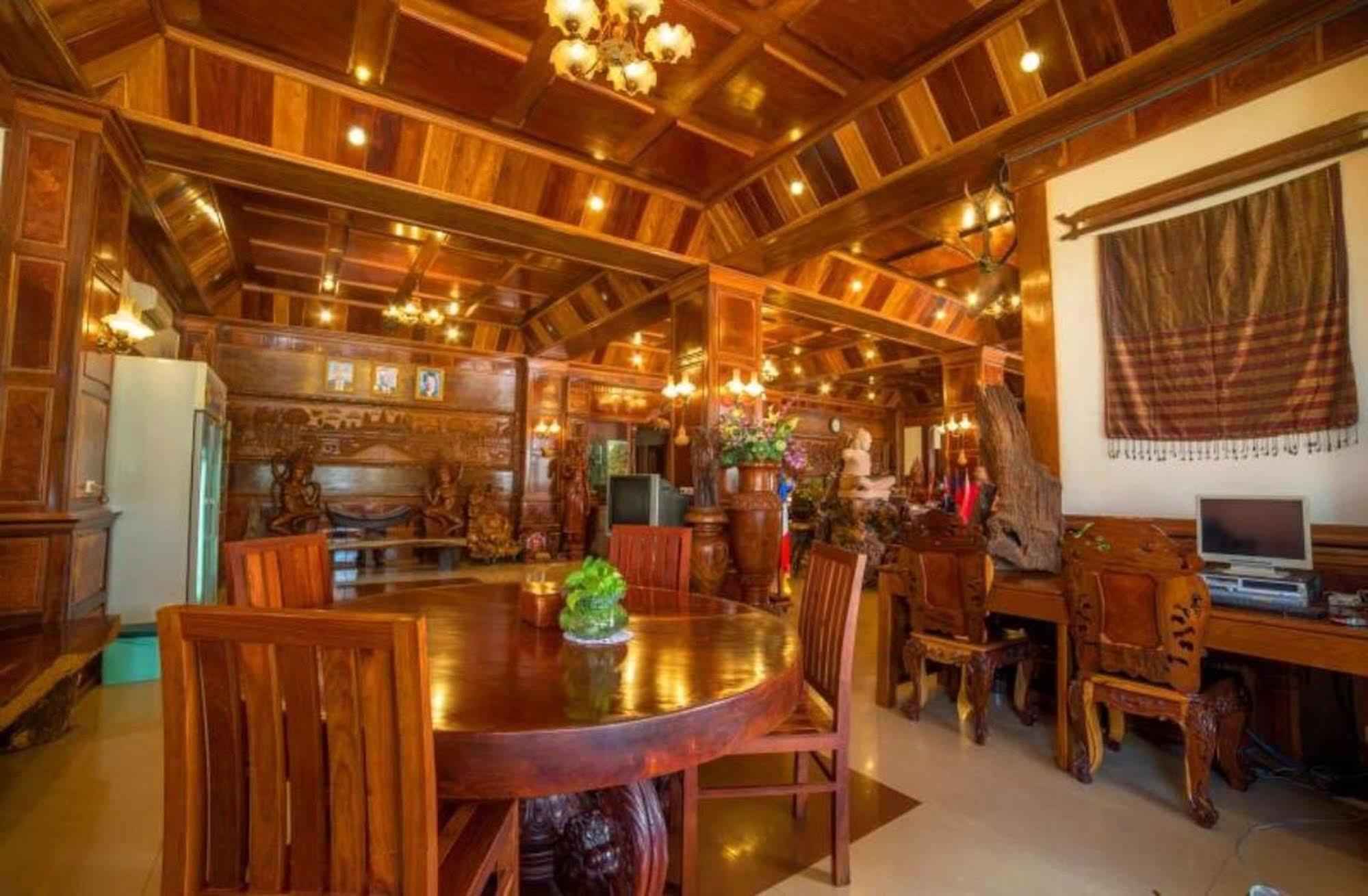 Banan Hotel Battambang Eksteriør bilde
