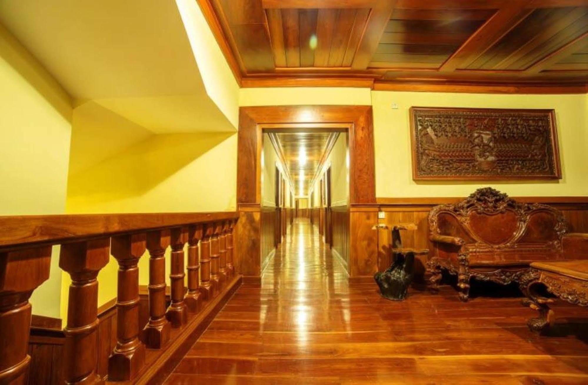 Banan Hotel Battambang Eksteriør bilde