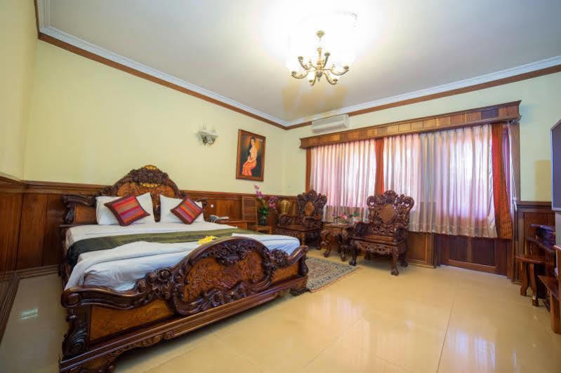 Banan Hotel Battambang Eksteriør bilde